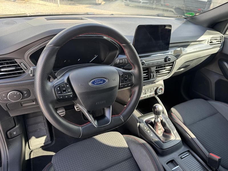 Ford Focus (2018) 2.0TDCi 110KW 1.Majitel ST  - fotka 23 z 27