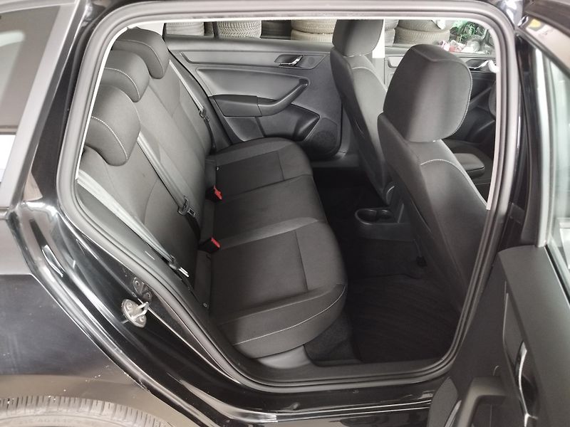 Škoda Rapid (2015) TDI,66KW,DSG,ALU,SERVISKA - fotka 10 z 32