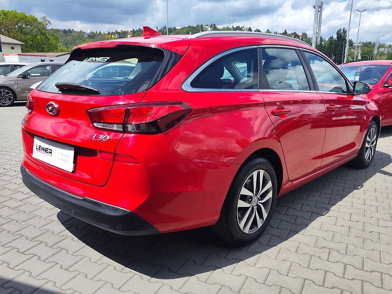 Hyundai i30 1.6 CRDi/100kW Style DCT - fotka 5 z 34
