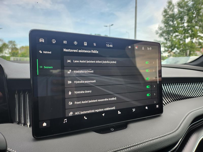 Škoda Superb Sportline 2.0 TDI 110kw DSG - fotka 15 z 30