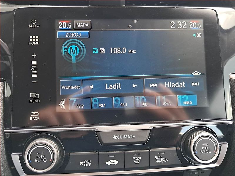 Honda Civic (2019) 1.5 VTEC - fotka 13 z 17