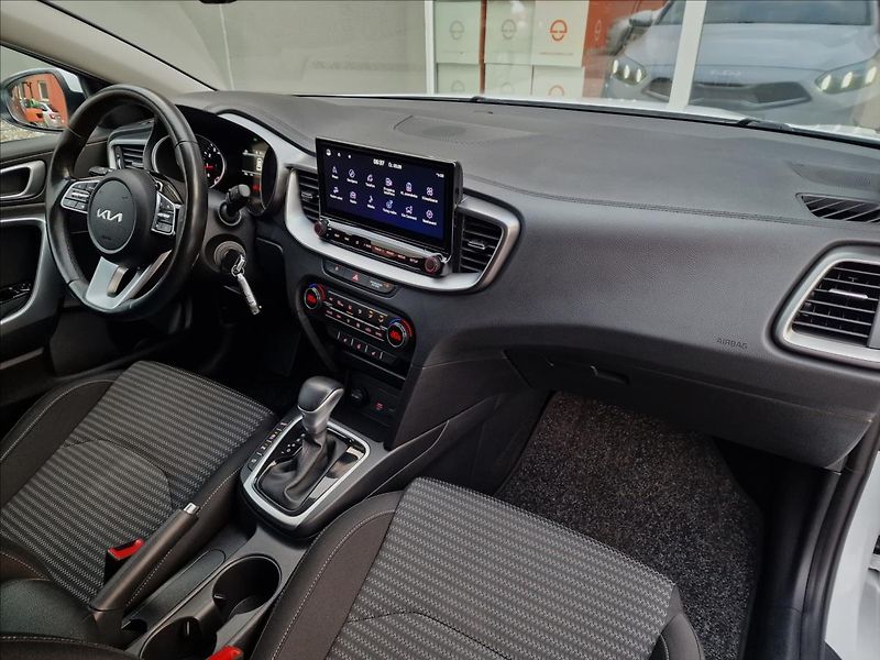 Kia Ceed 1.5 T-GDI 118kW TOP SW,1.Maj. - fotka 13 z 50