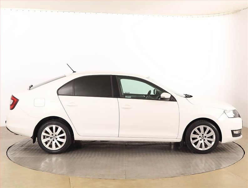 Škoda Rapid (2018) 1.4 TDI, Serv.kniha, Tempomat - fotka 6 z 17