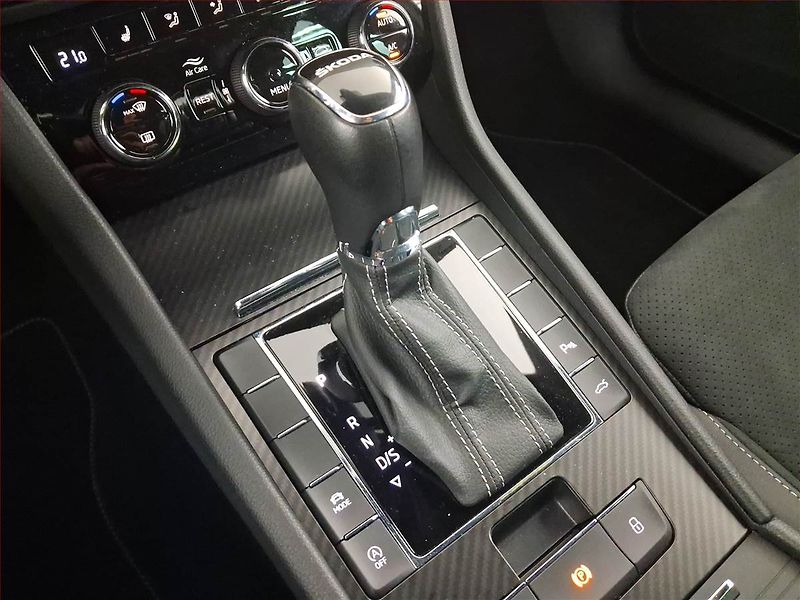 Škoda Superb (2023) Sportline 2.0 TDI - fotka 13 z 26
