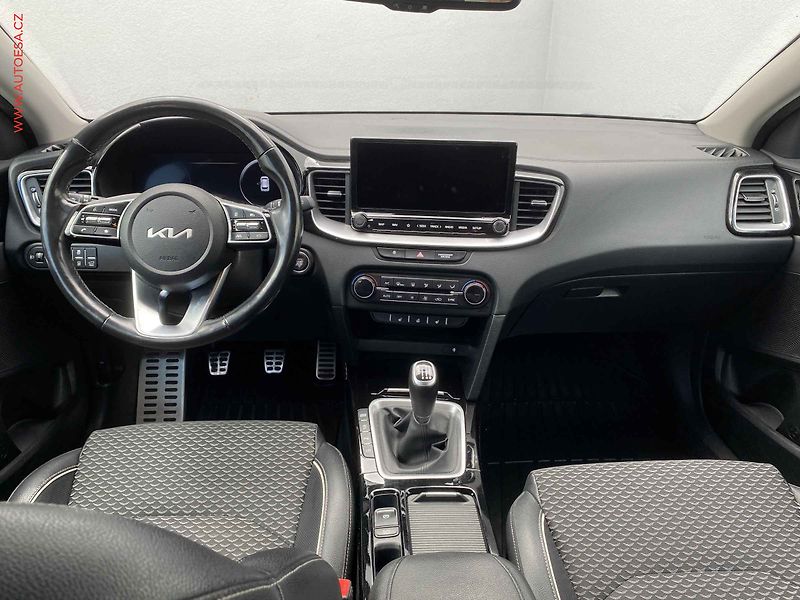 Kia Ceed (2022) 1.6 CRDi, 1.maj,ČR, LED - fotka 8 z 20