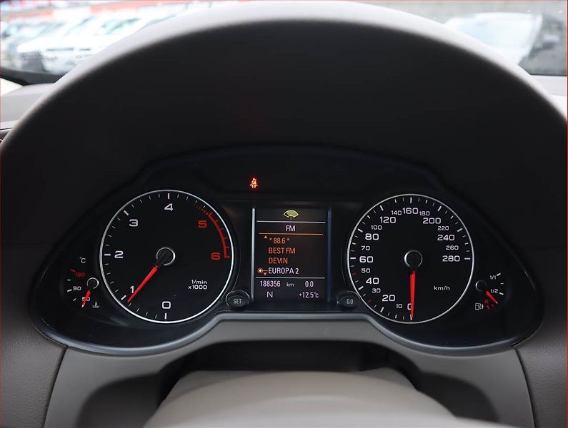 Audi Q5 (2012) design 2.0 TDI, 4X4, Automat - fotka 11 z 19
