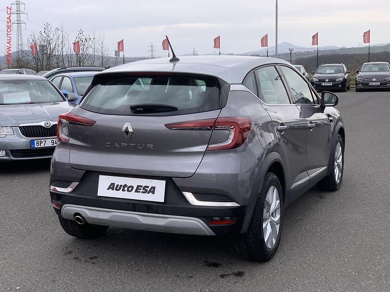 Renault Captur (2021) 1.3 TCe, ČR, AT, navi, LED - fotka 6 z 22