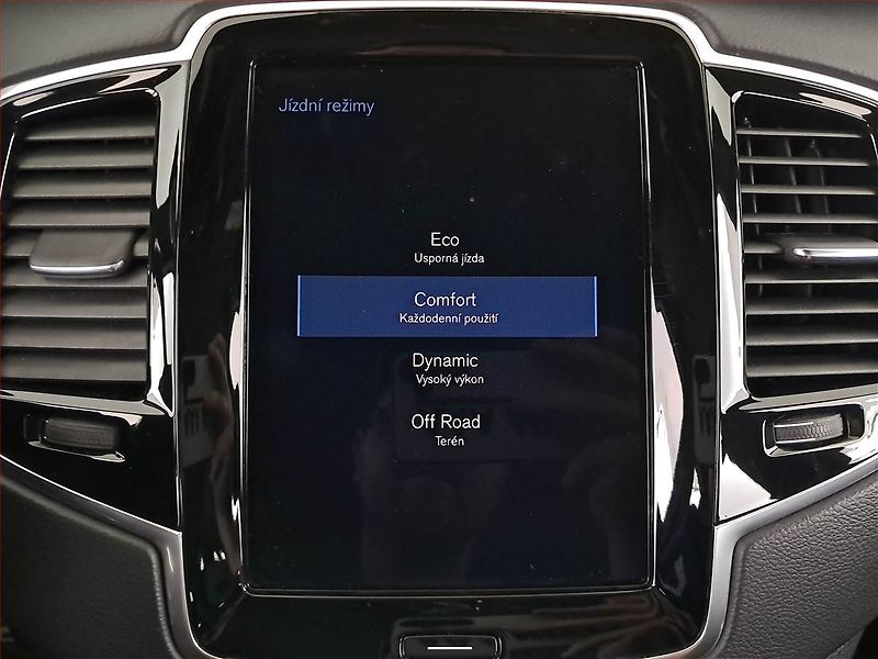 Volvo XC90 (2021) B5 AWD - fotka 17 z 25
