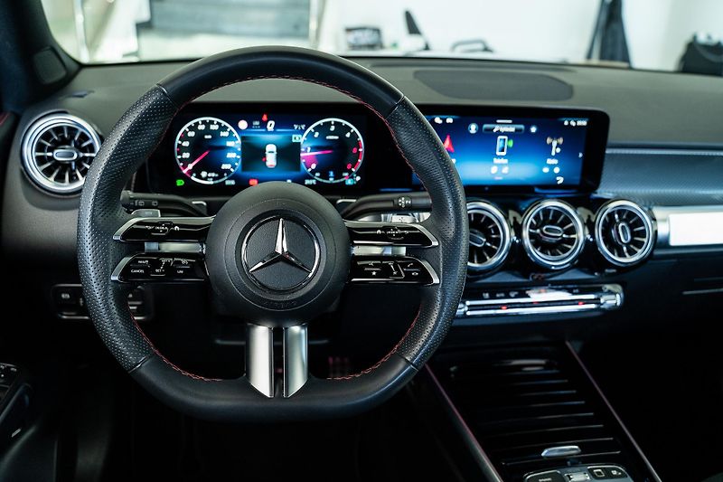 Mercedes-Benz GLB (2025) 200 d 4M/AMGPREMIUM/ESP/LED - fotka 14 z 22