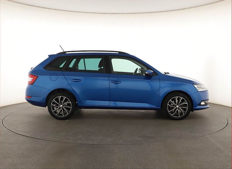 Škoda Fabia (2019) Style 1.0 TSI, Navi, Tempomat - fotka 6 z 19