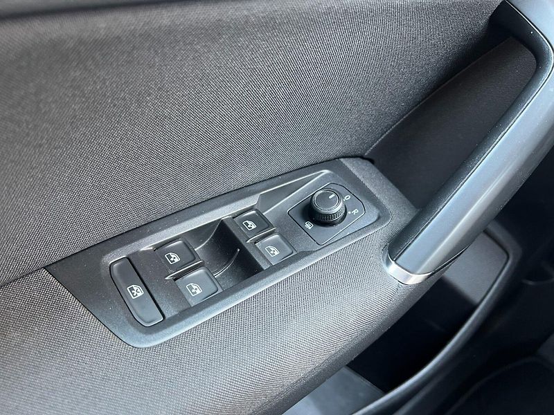 Volkswagen Touran (2019) 1.6TDi COMFORTLINE 7-míst - fotka 24 z 37