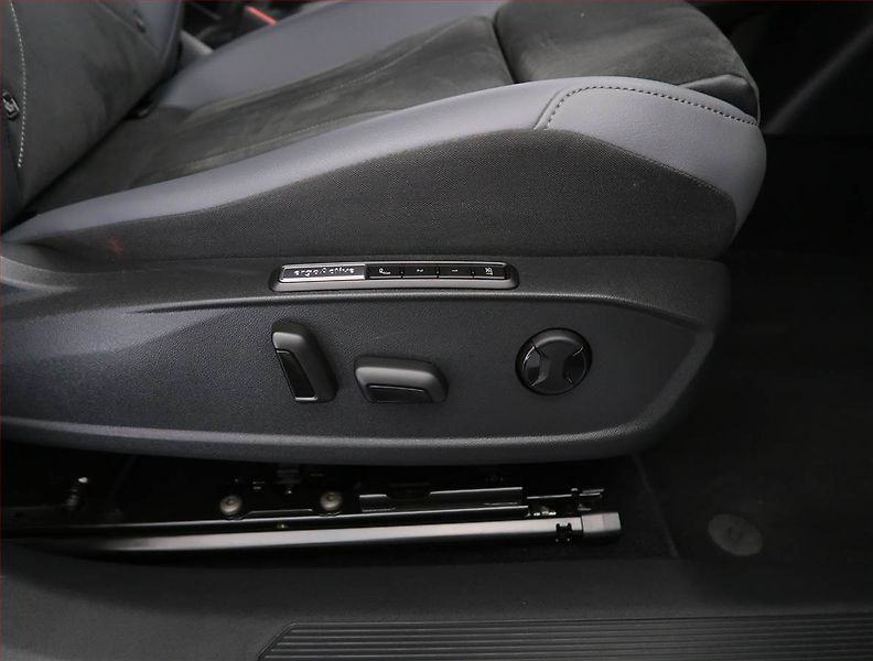Volkswagen ID.5 (2022) Pro Perf. (82 kWh), SoH 91% - fotka 25 z 32