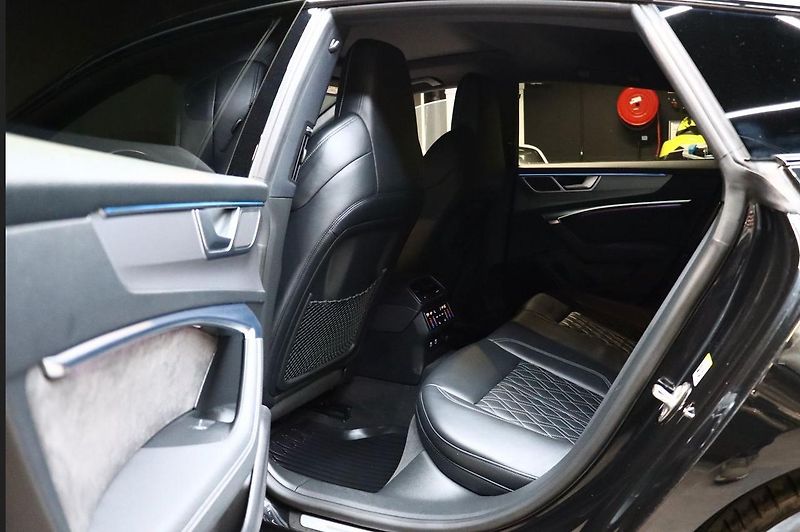 Audi A7 55 TFSI e quattro Matrix B&O - fotka 13 z 26