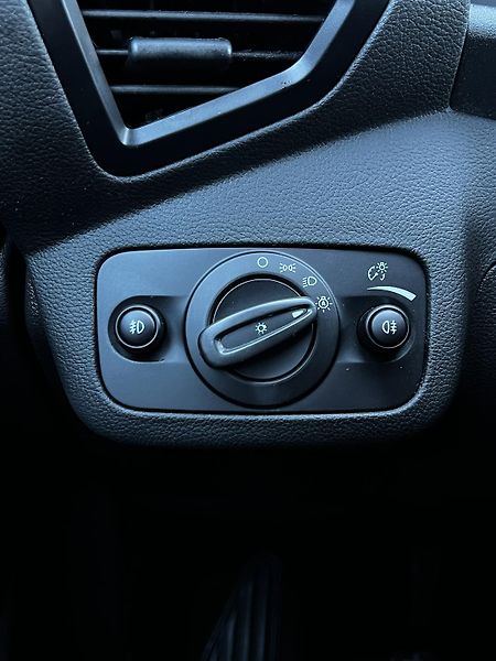 Ford Kuga 1.5 EcoBoost ST Line TZ - fotka 19 z 24