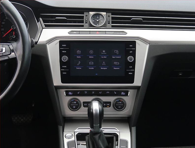 Volkswagen Passat (2018) 2.0 TDI, 4X4, Automat - fotka 12 z 20