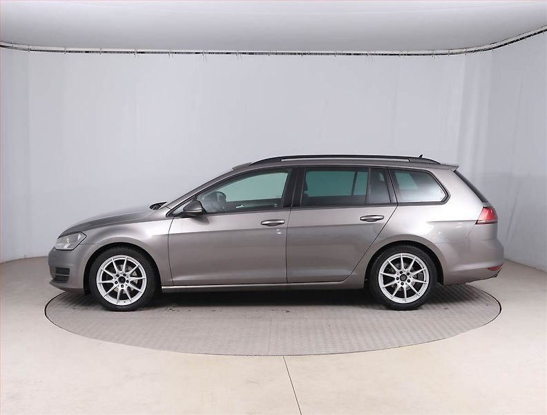 Volkswagen Golf (2014) Comfortline 2.0 TDI, Navi - fotka 3 z 15
