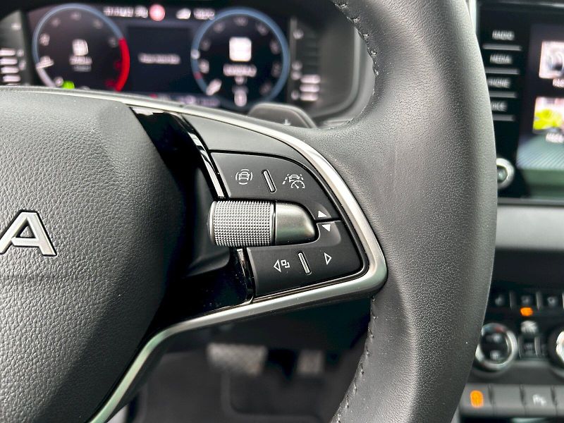 Škoda Karoq (2025) 1.5 TSI 110kW DSG Top Selectio - fotka 9 z 35
