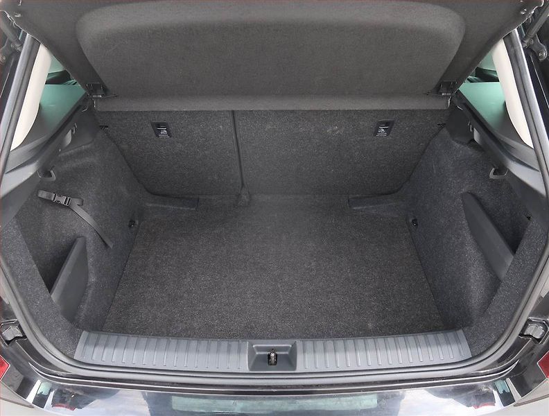 Škoda Kamiq (2025) Selection 1.0 TSI - fotka 14 z 24