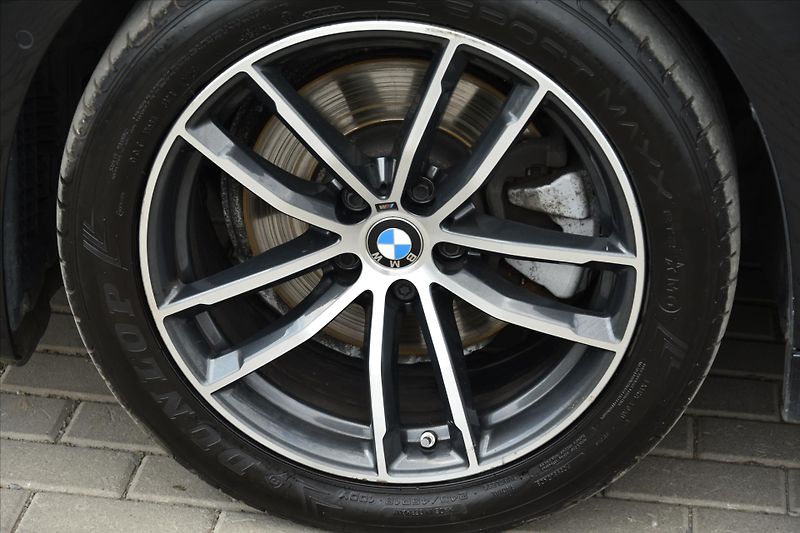 BMW Řada 5 520d xDrive M PAKET DPH ČR - fotka 9 z 30