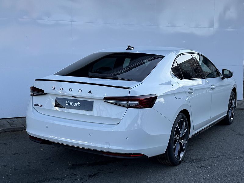 Škoda Superb (2025) Sportline 7DSG 2,0TDI - fotka 5 z 6