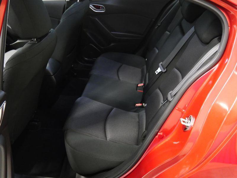 Mazda 3 - fotka 24 z 25