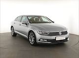 Volkswagen Passat (2019) 2.0 TSI - náhled 1