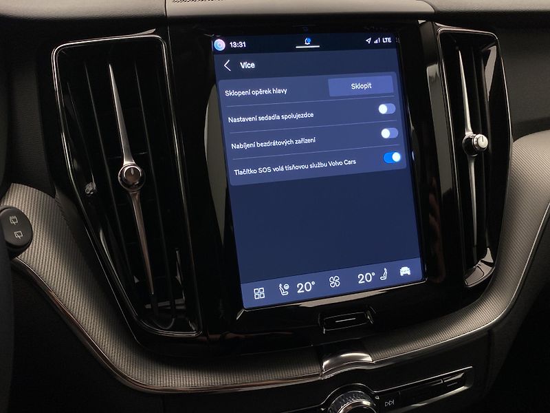Volvo XC60 B5 AWD DARK PLUS REZERVACE - fotka 49 z 57