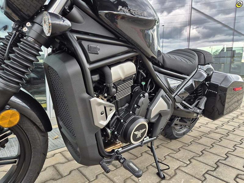 Moto Morini Calibro (2026) 700 BAGGER - fotka 11 z 18