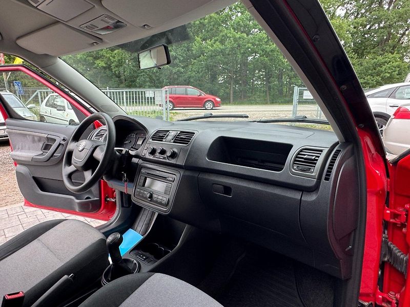 Škoda Roomster (2009) 1.2 HTP - fotka 16 z 28