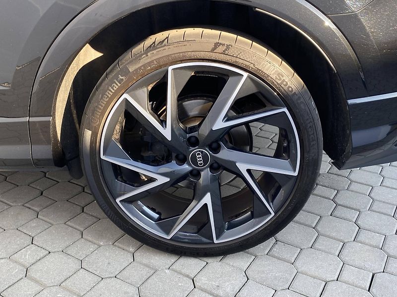 Audi Q3 RS Quattro STT 2,5TFSI - fotka 24 z 27