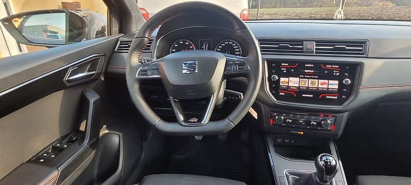 Seat Arona (2018) FR 1,5TSi 110kW benzín - fotka 19 z 47