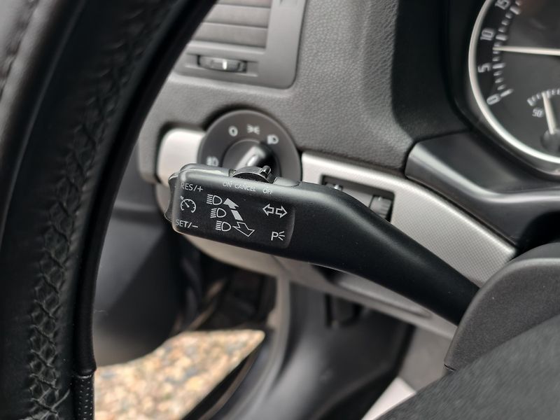 Škoda Octavia KOMBI 1.6 TDi 77kW VÝHŘEVY PDC - fotka 12 z 18