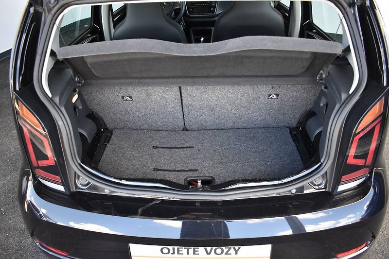 Volkswagen e-up! (2021) 61kW, TOP stav - fotka 11 z 20
