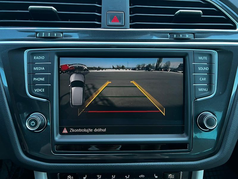 Volkswagen Tiguan 2.0TDI DSG 4Motion Virtual TZ - fotka 15 z 28
