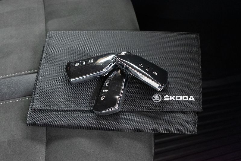 Škoda Octavia 1.5TSI REZERVACE - fotka 37 z 47
