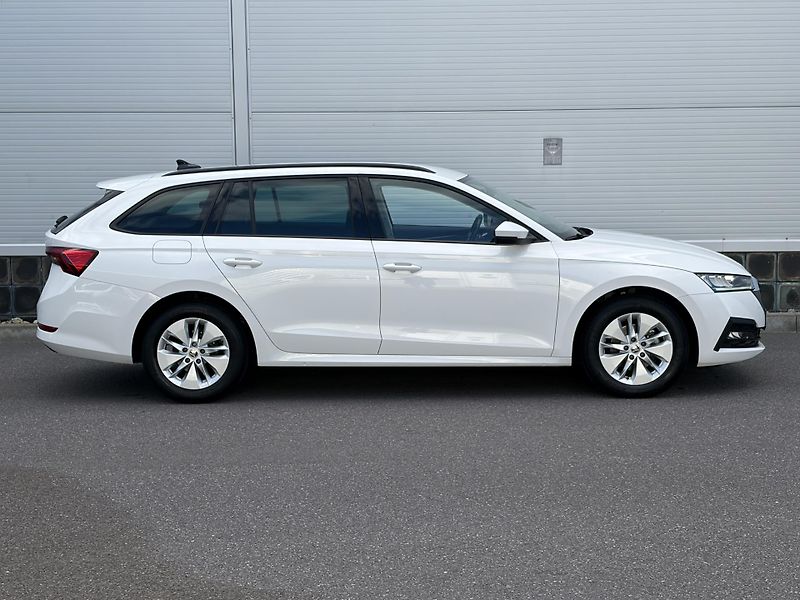 Škoda Octavia (2023) 110kW DSG/ACC/NAVI/SERVIS - fotka 9 z 24