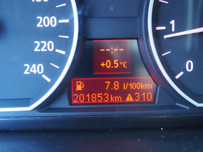 BMW Řada 1 (2005) 2.0i, 95 kW - fotka 26 z 34