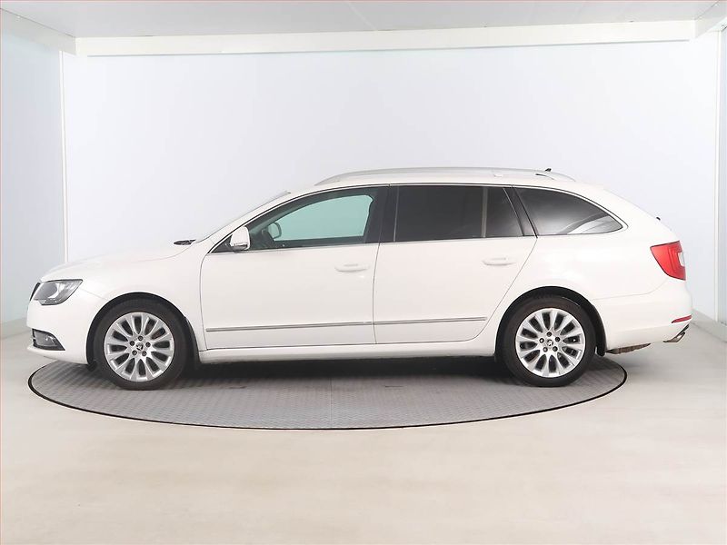 Škoda Superb (2014) 2.0 TDI, Automat, Bi-Xenony - fotka 3 z 18