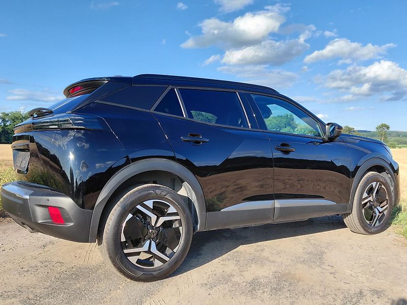 Peugeot 2008 (2024) 1.2i PureTech 110, 6-ti rychl. - fotka 4 z 12