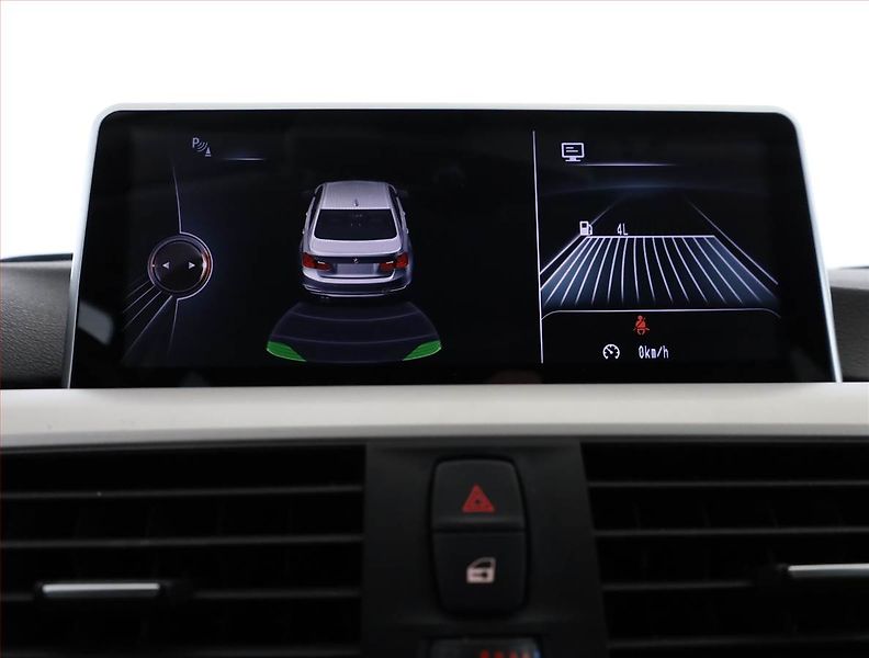 BMW Řada 3 (2016) 330e iPerformance, Automat - fotka 13 z 18