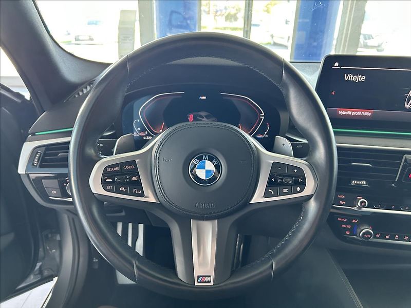 BMW Řada 5 3,0   530xD,210kW,ČR,M-SPORT,D - fotka 16 z 43
