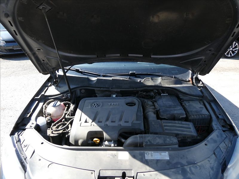 Volkswagen Passat 2,0 TDi 103kW 4MOTION,serviska - fotka 28 z 39