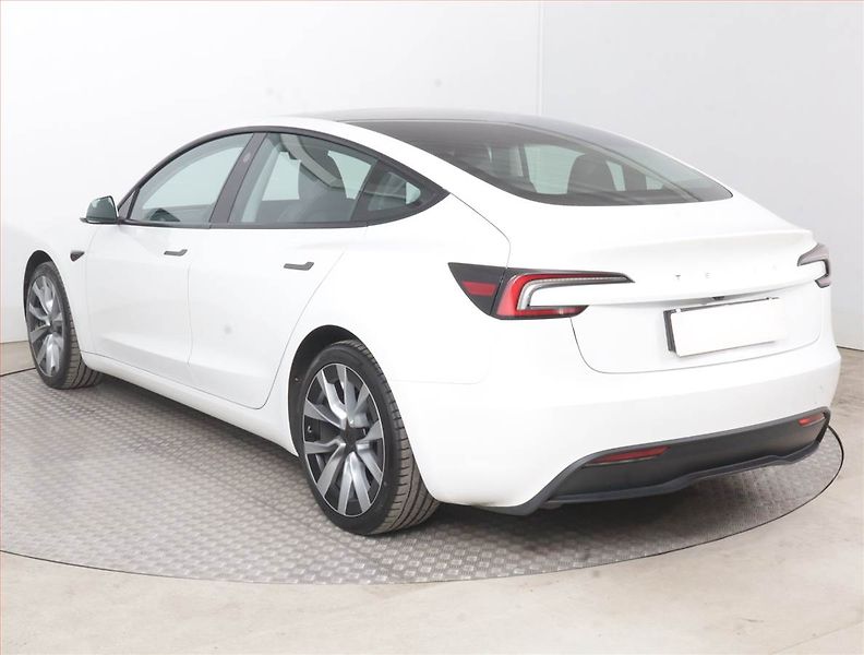 Tesla Model 3 (2023) Standard Range LFP, SoH 96% - fotka 4 z 22
