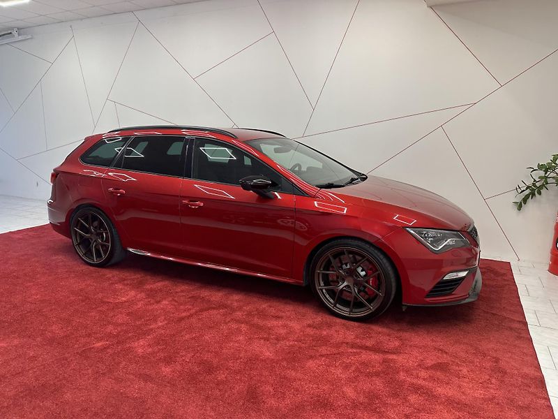 Seat Leon (2018) Cupra FR 300 4drive*CZ*1. Maj. - fotka 6 z 15