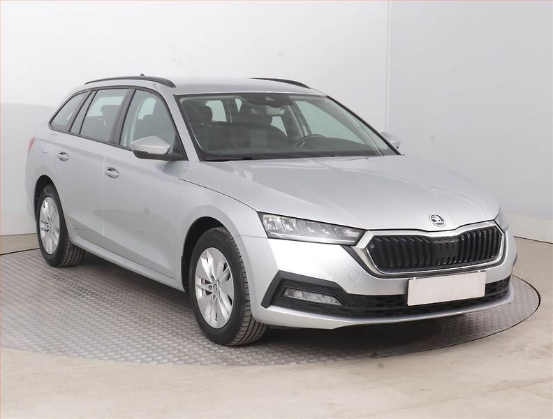 Škoda Octavia (2022) Ambition 2.0 TDI, ČR,1.maj - fotografie inzerátu