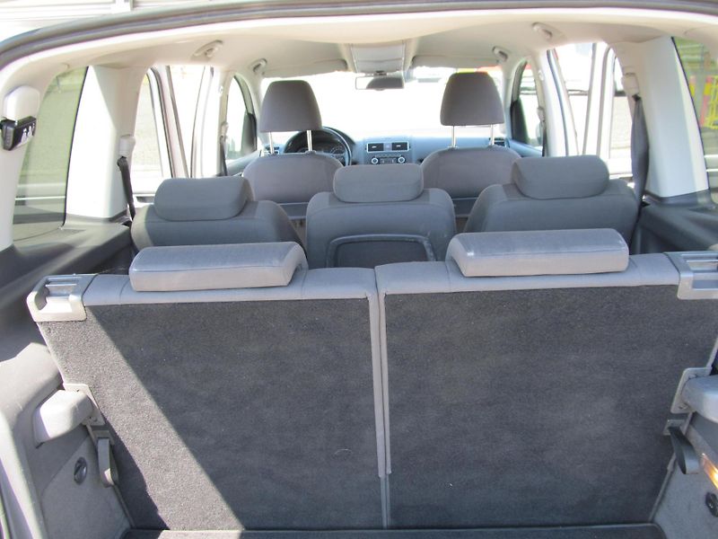 Volkswagen Touran (2011) 2.0TDI 7 míst  - fotka 45 z 60
