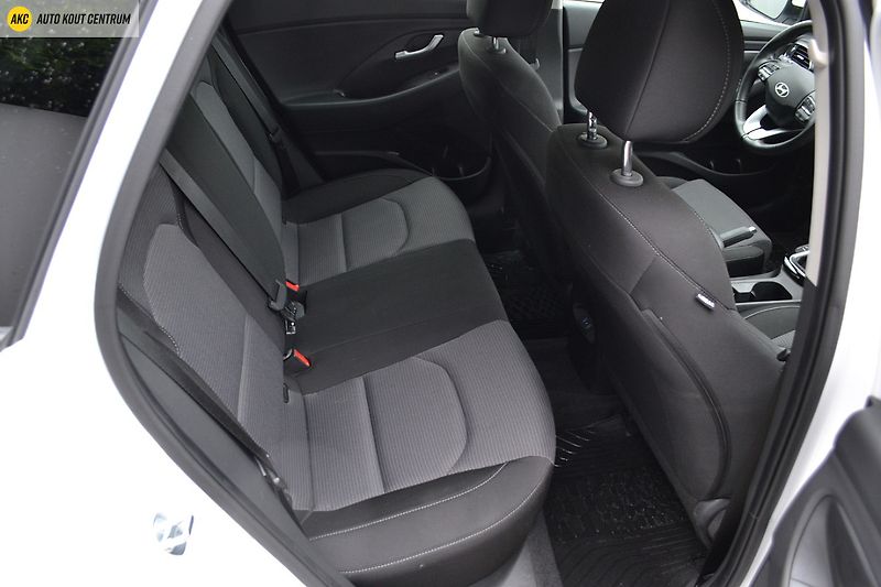 Hyundai i30 WG 1,5I MT SMART FAMILY NAVI - fotka 13 z 39