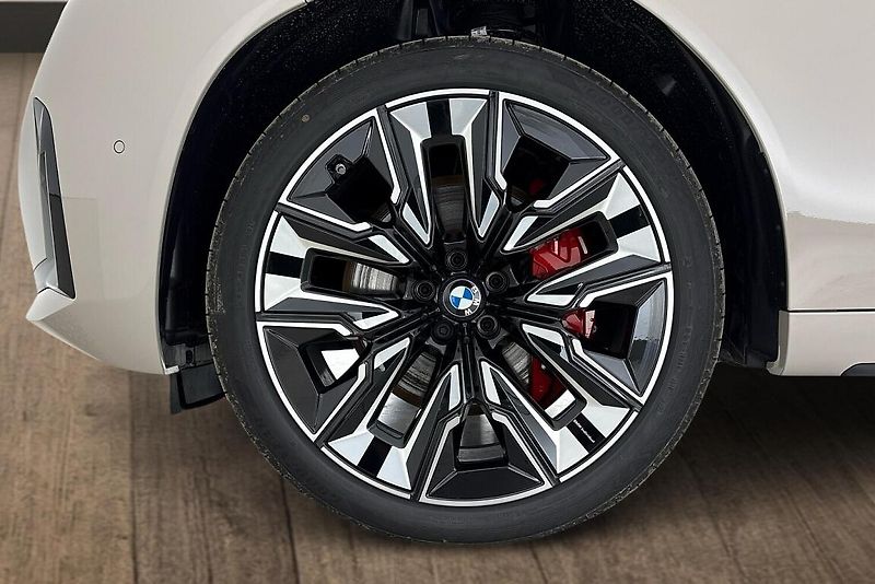 BMW X3 xDrive40d - fotka 6 z 26