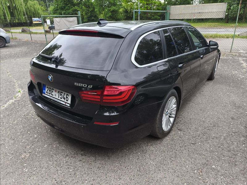 BMW Řada 5 2,0 520D XDRIVE - fotka 4 z 14