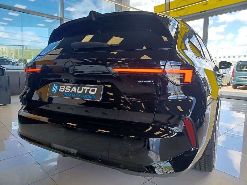 Opel Astra (2026) ST ULTIMATE Hybrid 1,2T 145kAT - fotka 12 z 28